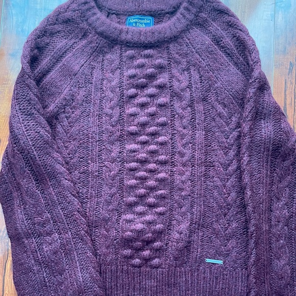 New Abercrombie Burgundy Sweater Small - Picture 2 of 3